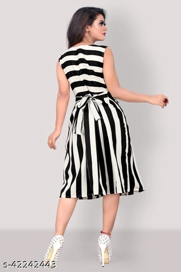 Classic Glamorous Women DressesFabric: Crepe(M) - Bule-Pink, L