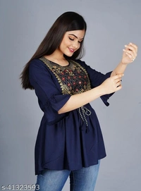 Trendy Ravishing Women Tops & Tunics - Red, XXL