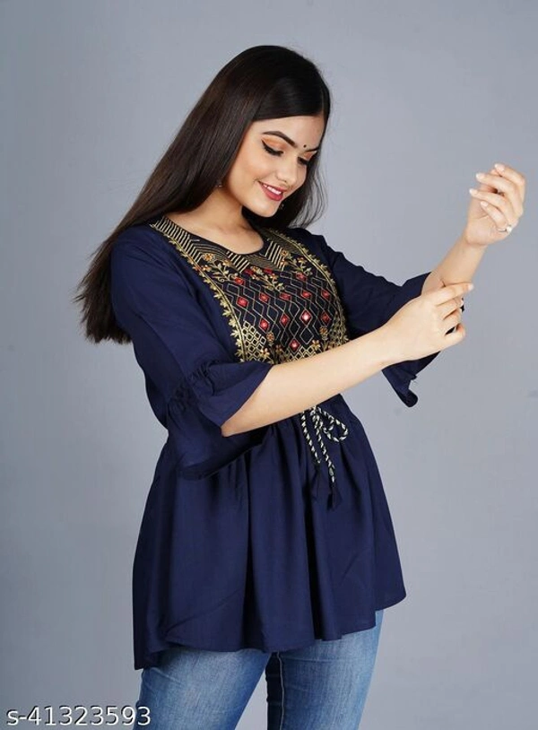 Trendy Ravishing Women Tops & Tunics - Red, XXL