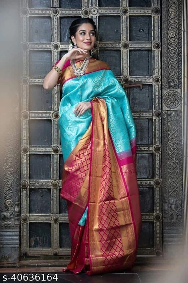 *Aakarsha Graceful Sarees* - Dark Green
