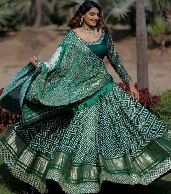 🧚‍♀️💕 *LUNCHING NEW DESIGNER PARTY WEAR FANCY DIGITAL PRINT AND REAL MIRROR HAND WORK LAHENGHA - CHOLI WITH DUPATTA* 🧚‍♀️💕 - Red-Yelllow