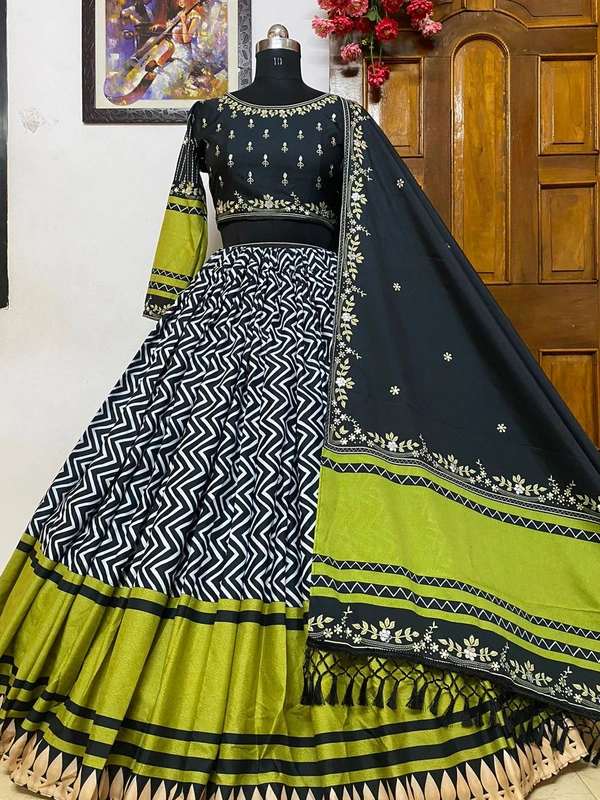 LC 641 ❤️PRESENTING NEW DESIGNER PRINTED LAHENGA CHOLI❤️Featuring printed lehenga choli in heavy Butter silk . Quality is worth paying👌(AM) - Free Size