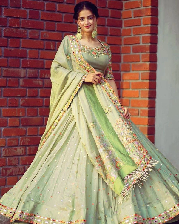 LC 705(AM)❤️PRESENTING NEW DESIGNER EMBROIDERED LAHENGA CHOLI❤️ - Free Size