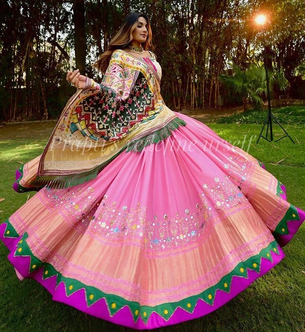 LC 700 ❤️PRESENTING NEW DESIGNER PRINTED LAHENGA CHOLI❤️(Am) - Free Size