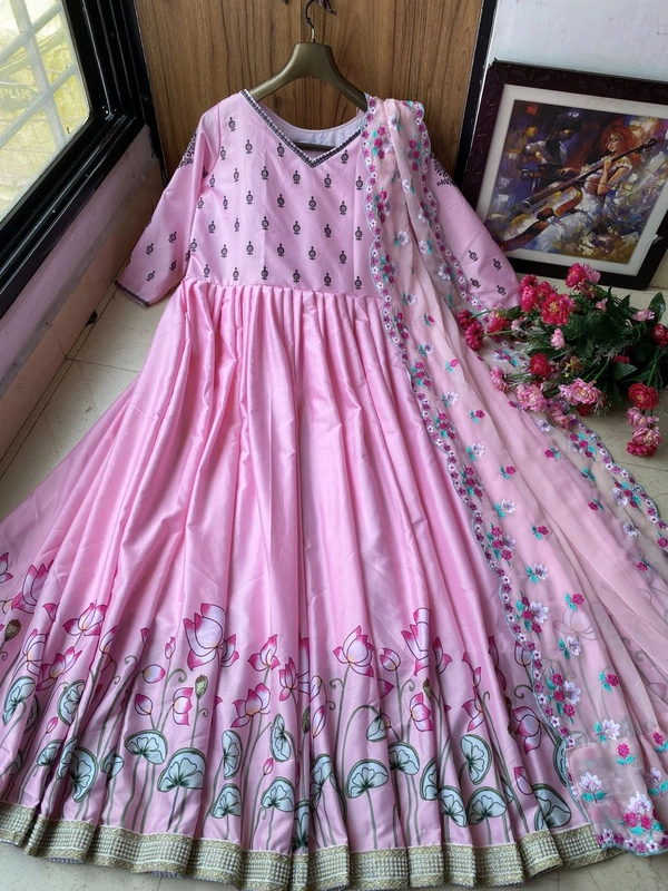 LC 751(am)♥️ PRESENTING NEW DESIGNER PRINTED  ANARKALI GOWN ♥️