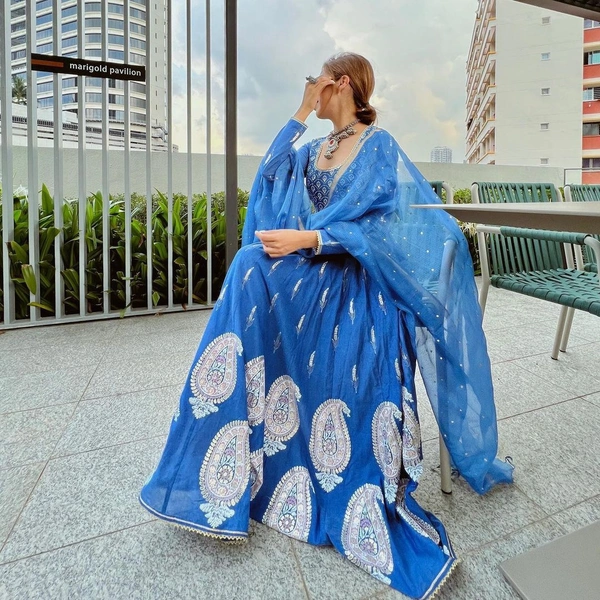 *LC 763*♥️ PRESENTING NEW DESIGNER PRINTED ANARKALI GOWN ♥️(am)