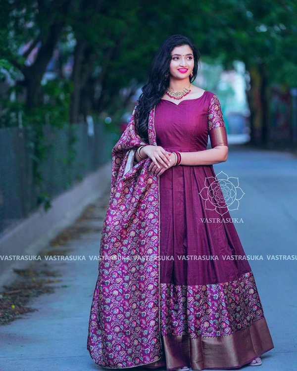 LC 765♥️ PRESENTING NEW DESIGNER PRINTED ANARKALI GOWN ♥️(am)