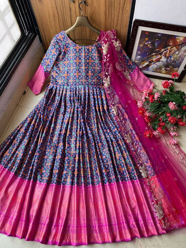 LC 730♥️ PRESENTING NEW DESIGNER PRINTED  ANARKALI GOWN ♥️(am)