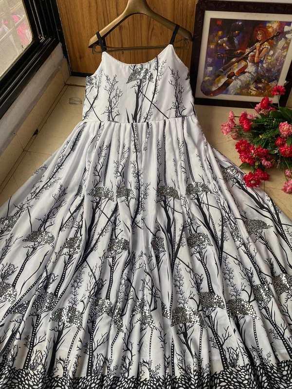 LC 790♥️ PRESENTING NEW DESIGNER PRINTED ANARKALI GOWN ♥️(am)