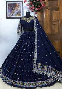 LC 700 ❤️PRESENTING NEW DESIGNER PRINTED LAHENGA CHOLI❤️(am)