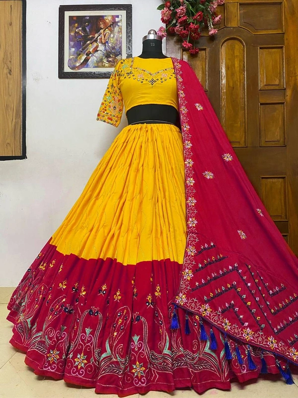 LC 799❤️PRESENTING NEW DESIGNER EMBROIDERED LAHENGA CHOLI❤️(am)