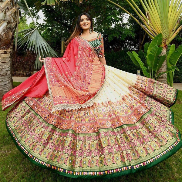 *LC 813*❤️PRESENTING NEW DESIGNER PRINTED LAHENGA CHOLI❤️(am)