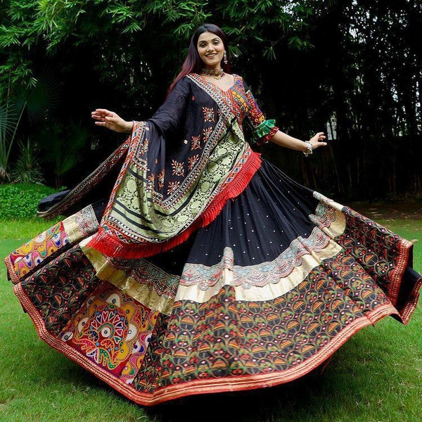 *LC 854*❤️PRESENTING NEW DESIGNER PRINTED LAHENGA CHOLI❤️(am)