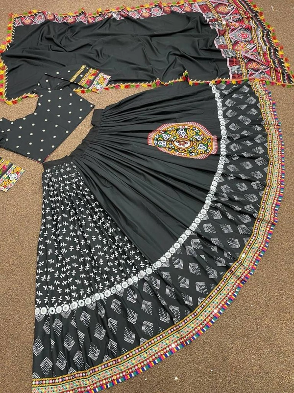 *❤️PRESERNTING NEW  STYLISH DESIGNER  DIGITAL PRINTED WORK LAHENGA CHOLI WITH DUPATTA 👍*(am)