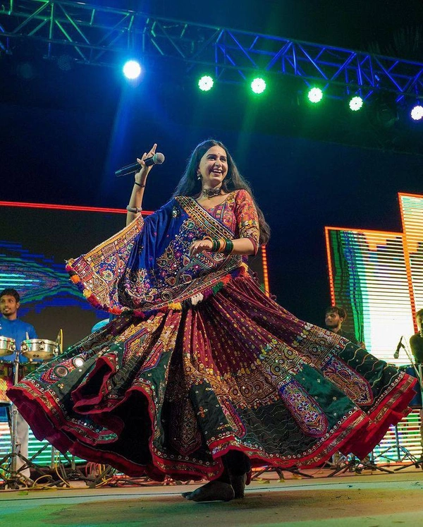 LC 724❤️PRESENTING NEW DESIGNER PRINTED LAHENGA CHOLI❤️(am)