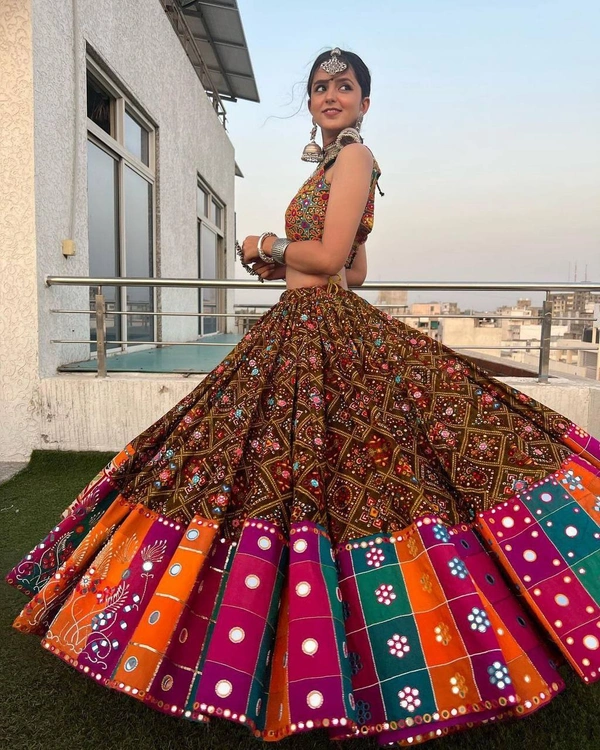 *LC 786*❤️PRESENTING NEW DESIGNER PRINTED LAHENGA CHOLI❤️(am)