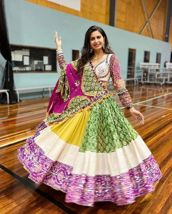 *LC 845*❤️PRESENTING NEW DESIGNER PRINTED LAHENGA CHOLI❤️(am)