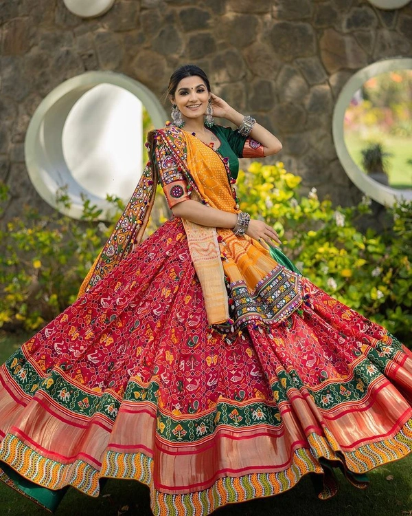 LC 650❤️PRESENTING NEW DESIGNER PRINTED LAHENGA CHOLI❤️(am)
