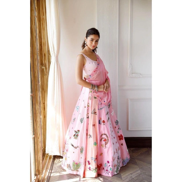 LC-300❤️PRESENTING NEW DESIGNER LAHENGA CHOLI❤️