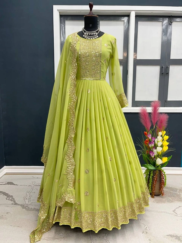 📌*REAL MODELING COLLACTION *🧚‍♀️👌⭐️💫👗*Launching New Party Wear Look Gown & Dupatta Set *👗🧚‍♀️⭐️(Am) - Feijoa