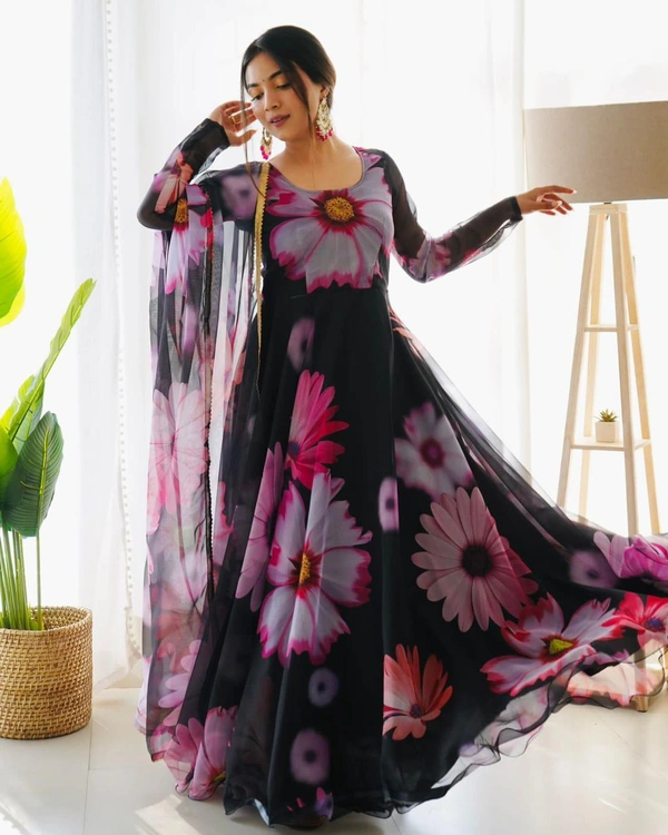 _*MASKA GOWN*_(am) - Black