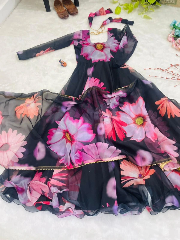 _*MASKA GOWN*_(am) - Black