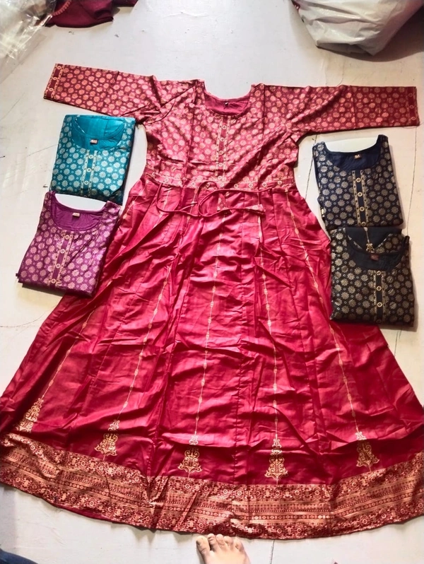 🎊*FABRIC: 14kg Rayon With Beautiful Foil Print With Beautiful 💃*(am) - Red, M-38
