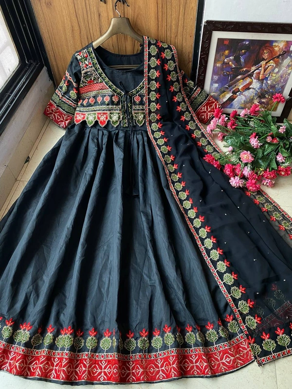 LC 1041♥️ PRESENTING NEW DESIGNER EMBROIDERED ANARKALI GOWN ♥️(am) - Black