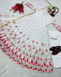 💃👚*Presenting New Real Modling Product Quality Ready to Wear Collection We Believe in Quality Since Started*👚💃(am) - White
