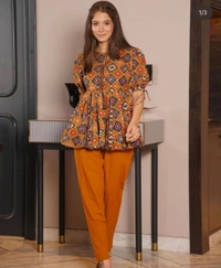 Design number 025Ohh Summers Are Here And So Are We With A Perfect Outfit Getting Ready for work it's Easy and looking fresh isn't a Joke 😂 But Here This Beautiful N Super Comfy Go To  Co-Ord Set ♥️(am) - Pink, M-38