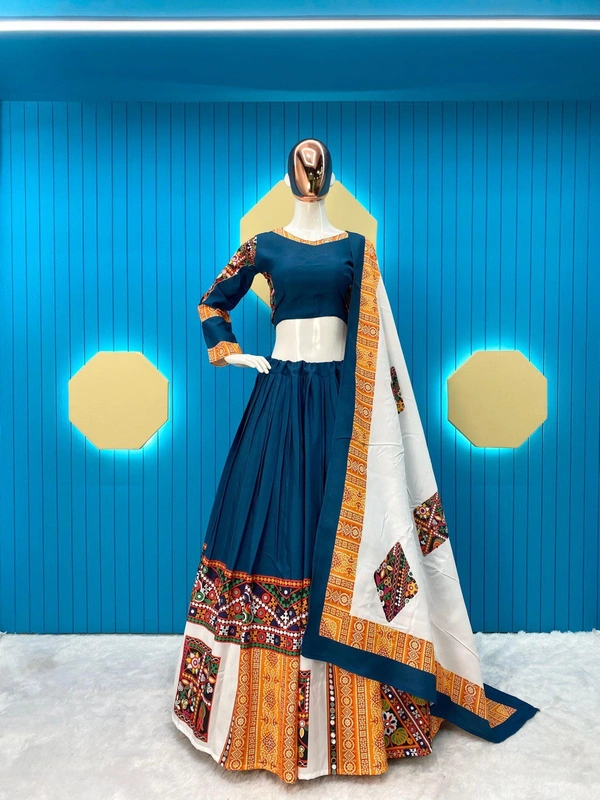 _*THIS NAVRATRI ROCK WITH THIS PRINTED AND REAL MIRROR LEHENGA CHOLI WITH DUPATTA*_(am)
