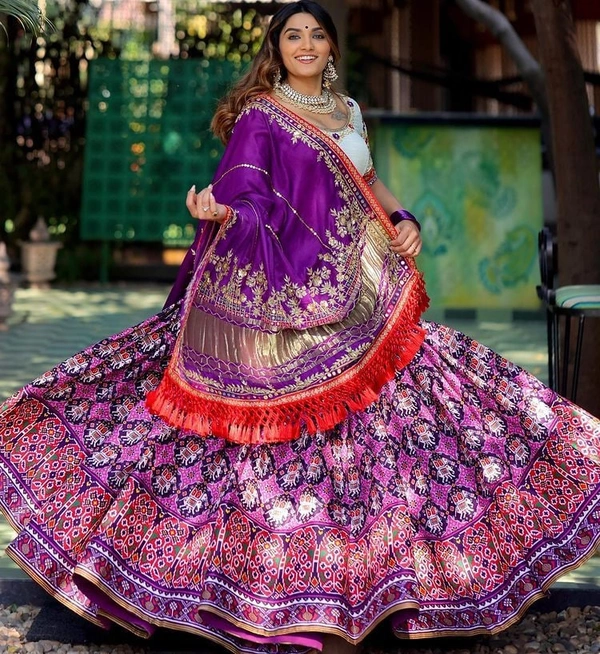 LC 616❤️PRESENTING NEW DESIGNER PRINTED LAHENGA CHOLI❤️(am)