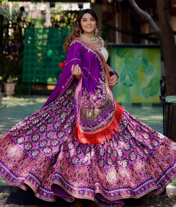 LC 616❤️PRESENTING NEW DESIGNER PRINTED LAHENGA CHOLI❤️(am)
