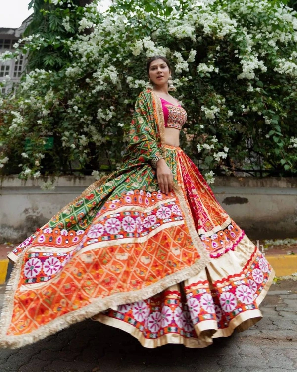 LC 1064❤️PRESENTING NEW DESIGNER PRINTED LAHENGA CHOLI❤️(am)