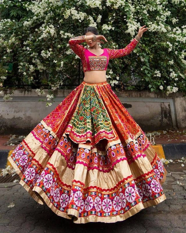 LC 1064❤️PRESENTING NEW DESIGNER PRINTED LAHENGA CHOLI❤️(am)