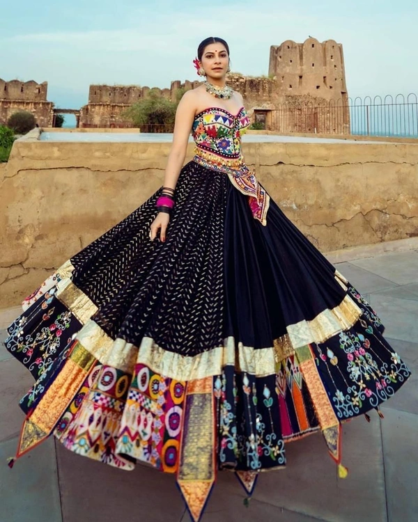 *LC 934-C*❤️PRESENTING NEW DESIGNER PRINTED LAHENGA CHOLI❤️(am)