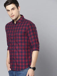 Men's Slim Fit Checked Slim Collar Casual Shirt - Red, M
