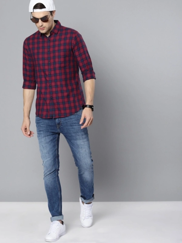 Men's Slim Fit Checked Slim Collar Casual Shirt - Red, M