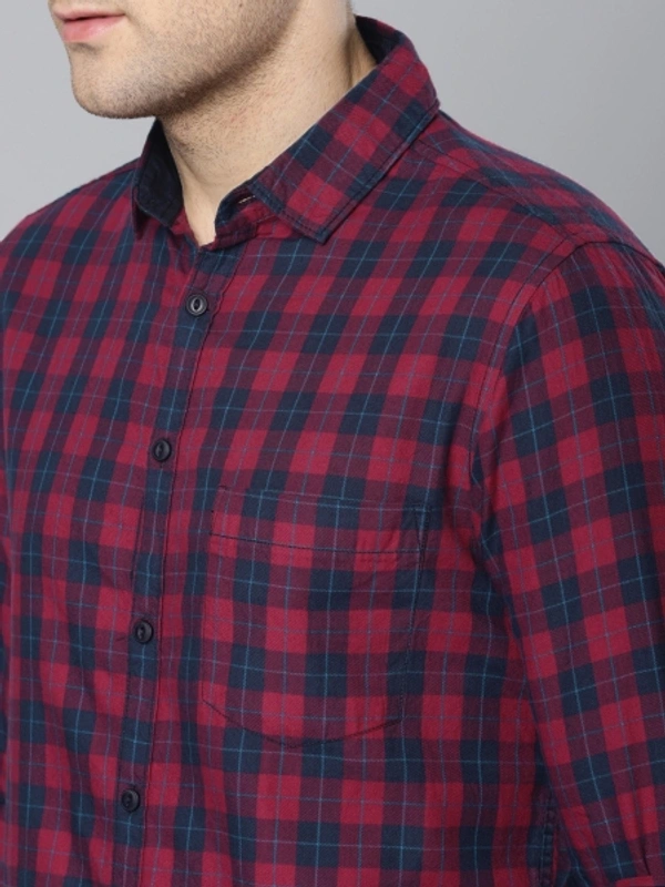 Men's Slim Fit Checked Slim Collar Casual Shirt - Red, M