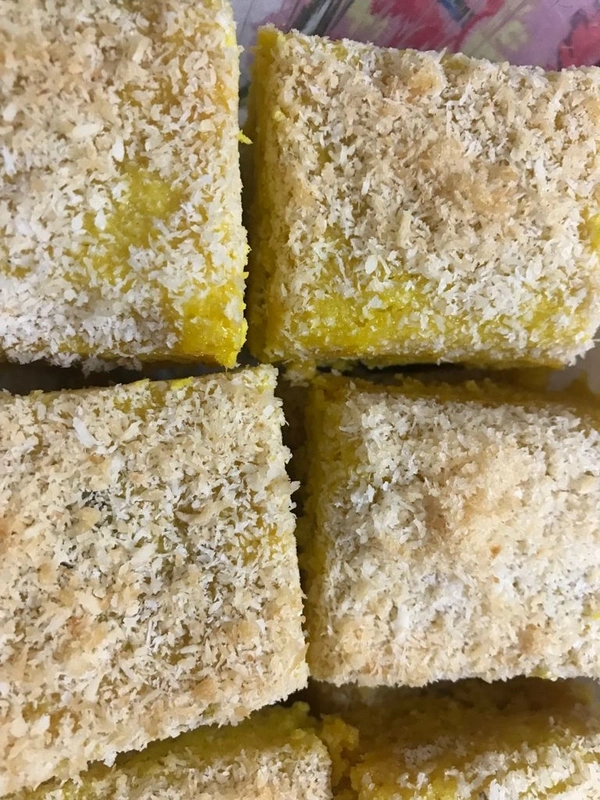 Pineapple Blondie